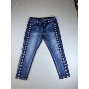 dkin jeans womens size 12 Embroidered accents Western